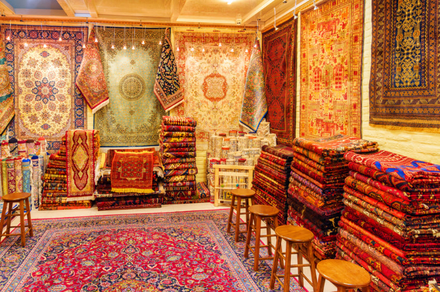Istanbulski tepisi - Piazza Beyazit | Secret World Trip Planner