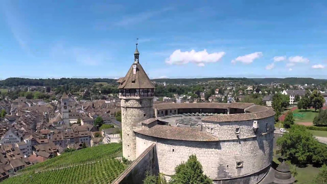 Munot gotorlekua Schaffhausenen - Schaffhausen | Secret World Trip Planner