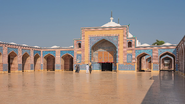 The Shah Jahan Mosque - Thatta | Secret World Trip Planner