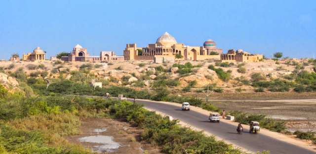 Makli Necropolises, one of the world's largest funerary sites — Makli