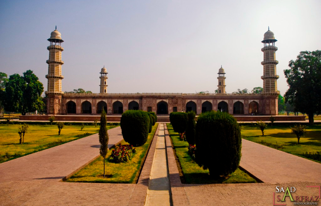 The Tomb of Jahangir - Lahore | Secret World Trip Planner