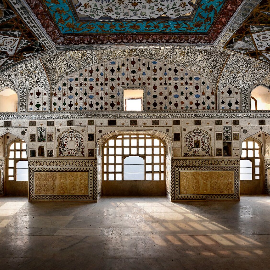 Sheesh Mahal (zrcalna palača) v Jantarjevi trdnjavi - Jaipur | Secret World Trip Planner
