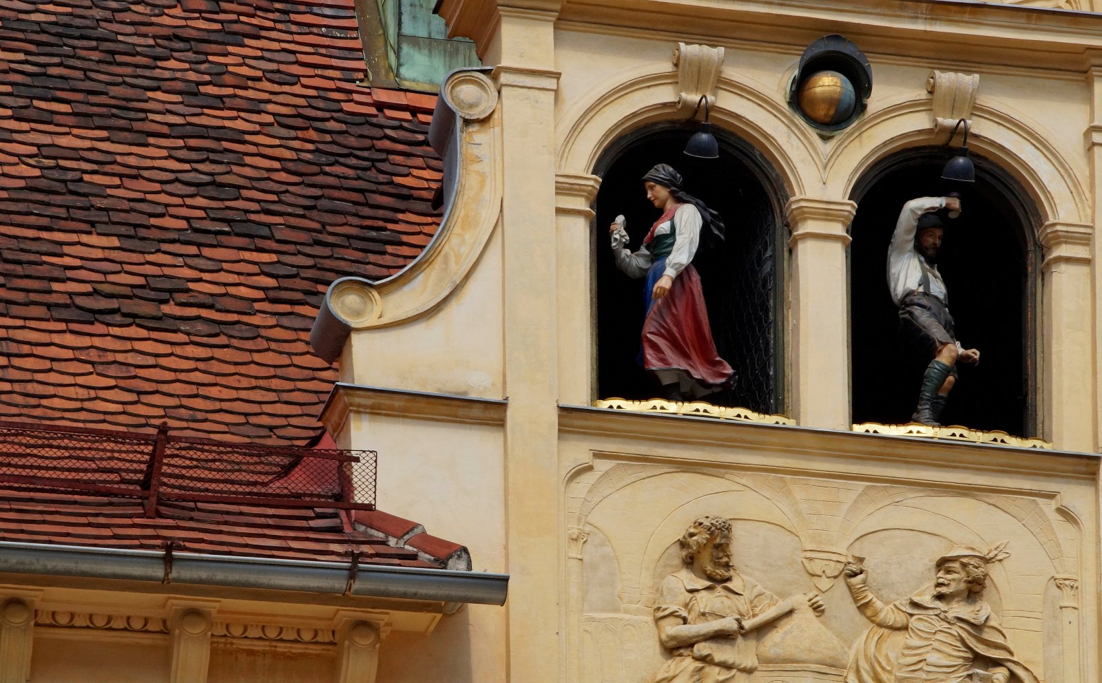 Graz | The Glockenspiel:Come dance with me! - Graz | Secret World Trip Planner