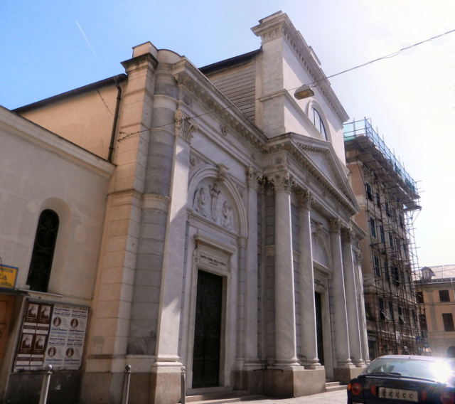 Antependium yang berharga - Genova | Secret World Trip Planner