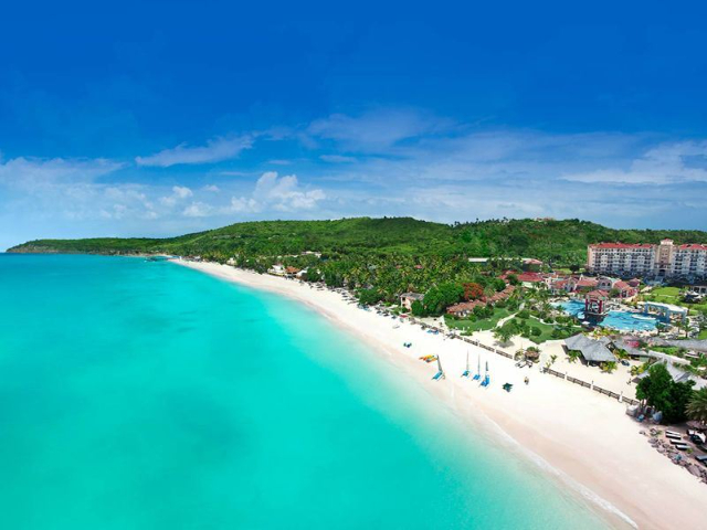 Dickenson-baai - Dickenson Bay | Secret World Trip Planner