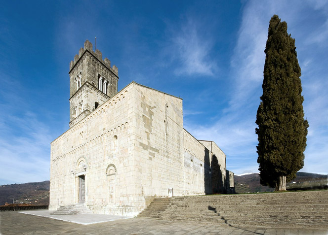 Katedrála Barga - Barga | Secret World Trip Planner