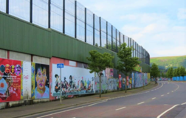 Mural Peace Line - Monterusciello | Secret World Trip Planner