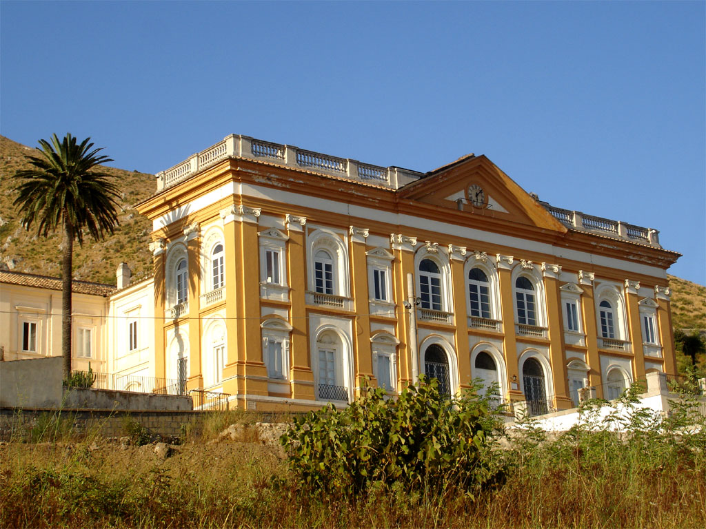 A antiga fábrica de seda de San Leucio - Caserta | Secret World Trip Planner