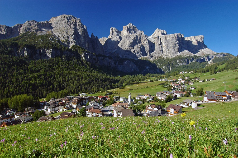 ಕೋಲ್ಫೊಸ್ಕೊ - Colfosco | Secret World Trip Planner