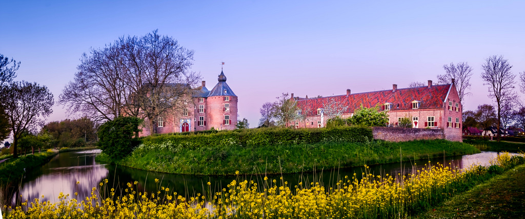 Castelul Ammersoyen - Ammerzoden | Secret World Trip Planner