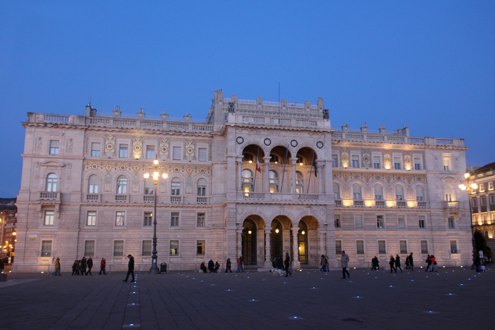ప్రభుత్వ భవనం - Trieste | Secret World Trip Planner