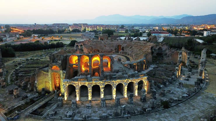 Súa presenza e o segundo anfiteatro Romano - Santa Maria Capua Vetere | Secret World Trip Planner
