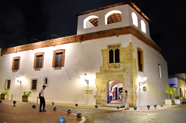 کباب خانه - Santo Domingo | Secret World Trip Planner