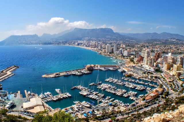 Why Families from the UK Choose Moovers for Car Hire at Alicante Airport - Alicante | Secret World Trip Planner