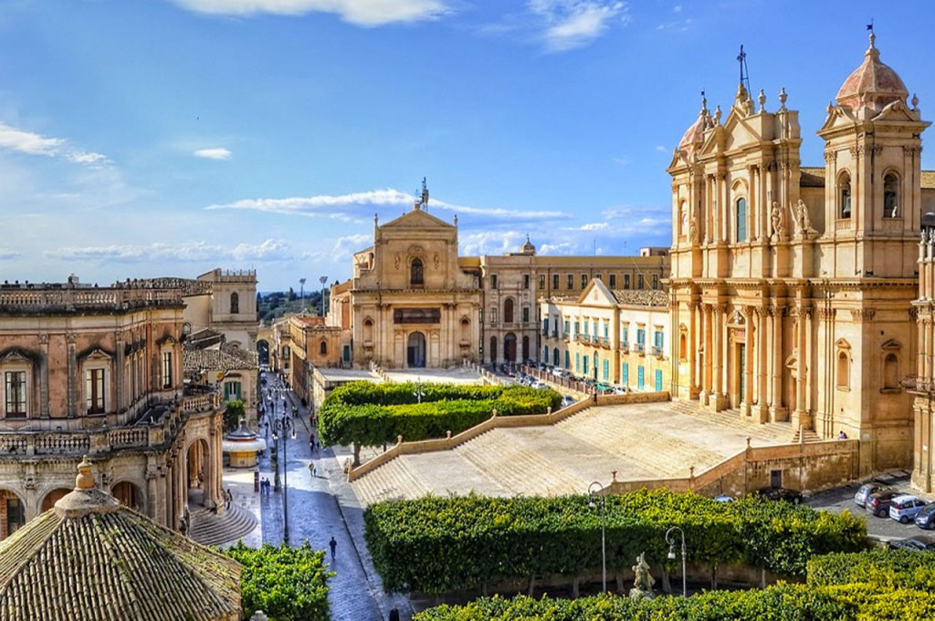Rātslaukums - Noto | Secret World Trip Planner