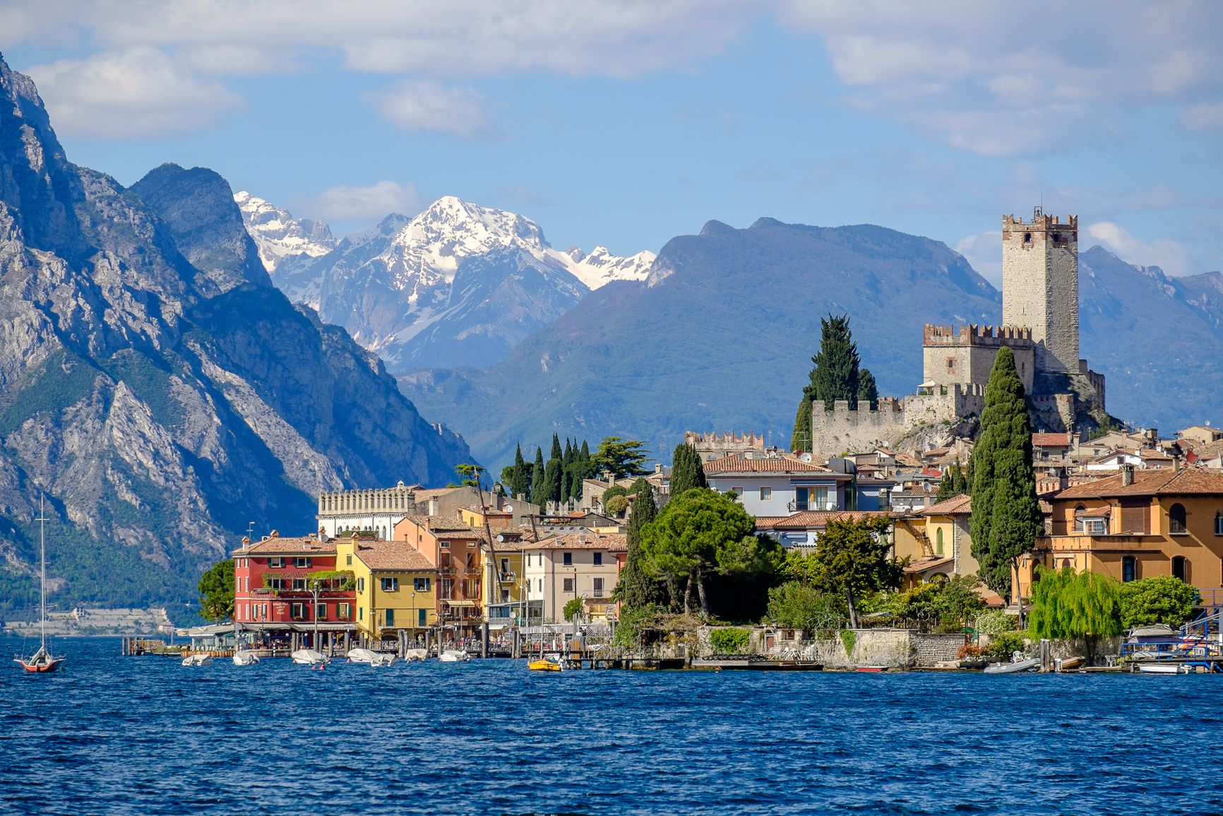ಮಾಲ್ಸೆಸಿನ್ ದಿ ಪರ್ಲ್ ಆಫ್ ದಿ ಲೇಕ್ - Malcesine | Secret World Trip Planner