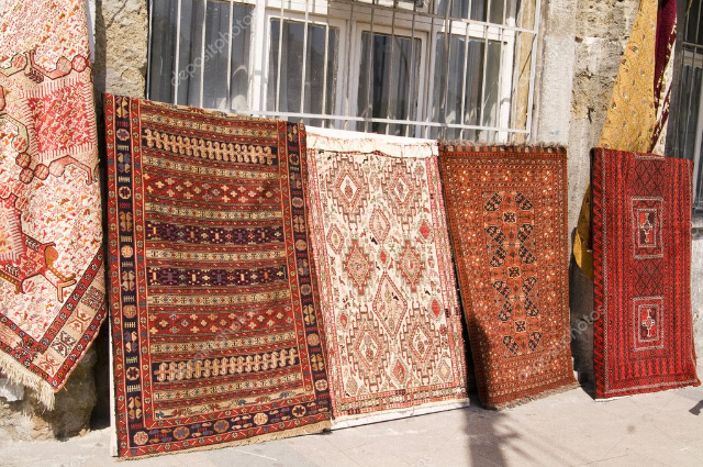 Os tapetes de Istambul - Piazza Beyazit | Secret World Trip Planner
