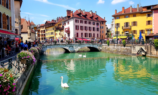 ທະເລສາບ Annecy, ປະເທດຝຣັ່ງ - Lake Annecy | Secret World Trip Planner