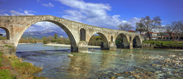 Podul Arta - Thiakogianni 14 | Secret World Trip Planner