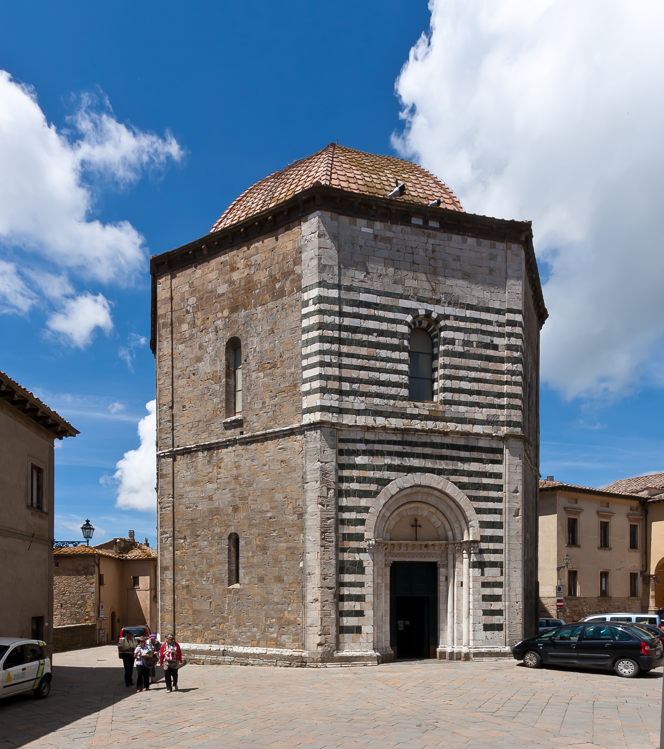 El Baptisterio de San Giovanni en Volterra - Volterra | Secret World Trip Planner