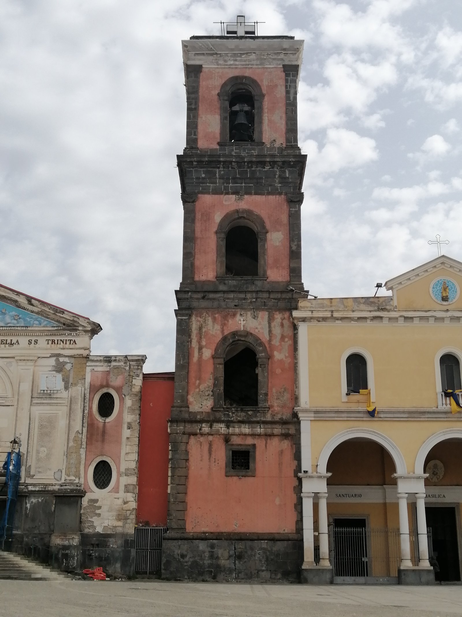 Herculano e a Basílica de Santa Maria em Pugliano - Ercolano | Secret World Trip Planner