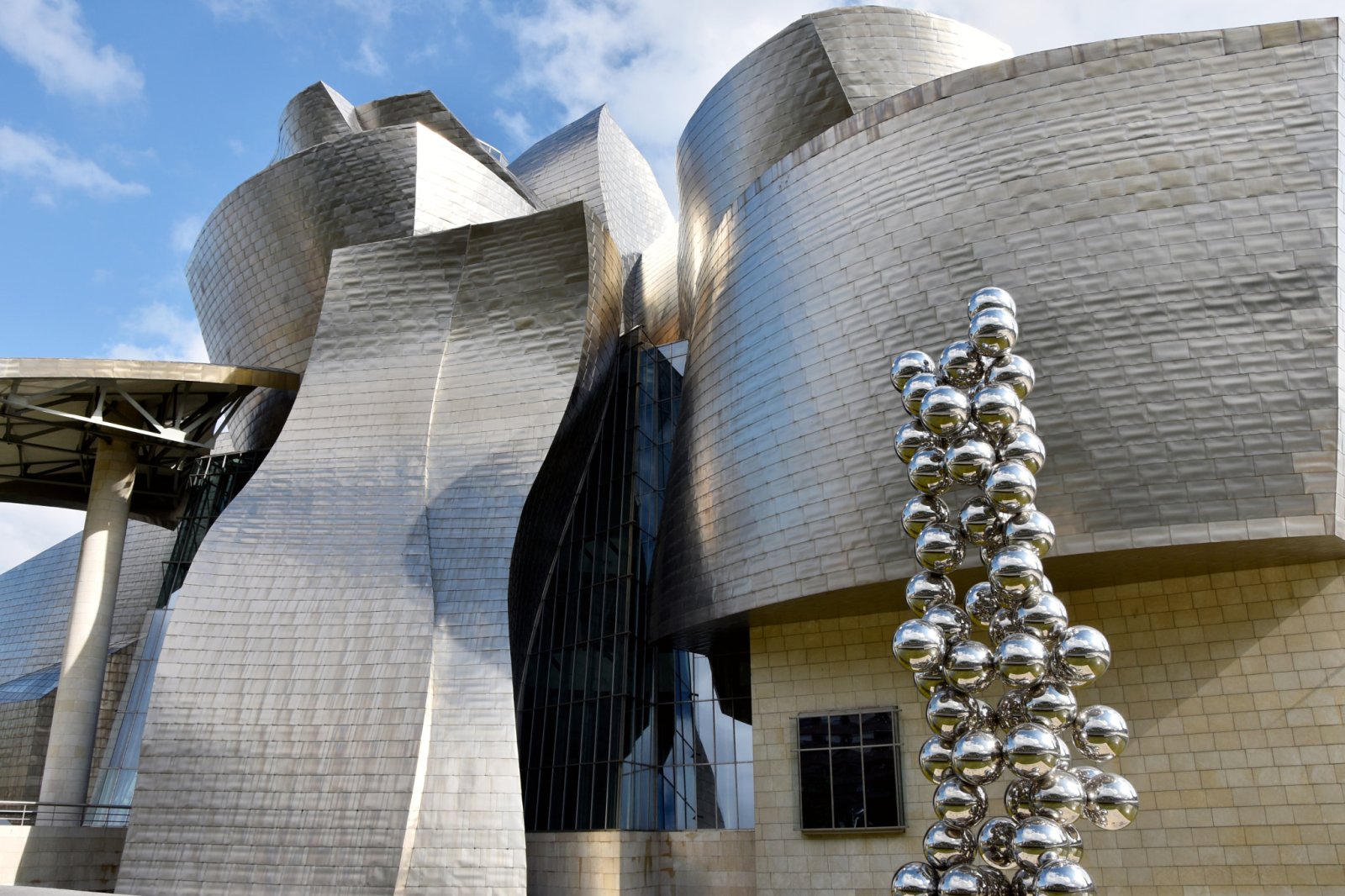 Guggenheim Bilbao Museoa - Bilbo | Secret World Trip Planner