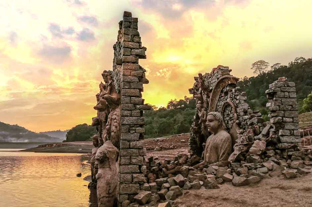 Kadadora Vihara - Dawatagas Rd | Secret World Trip Planner