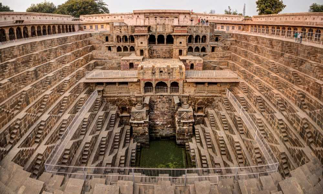 Zostup do tajomstva: Enigmatický Chand Baori - Bandikui | Secret World Trip Planner