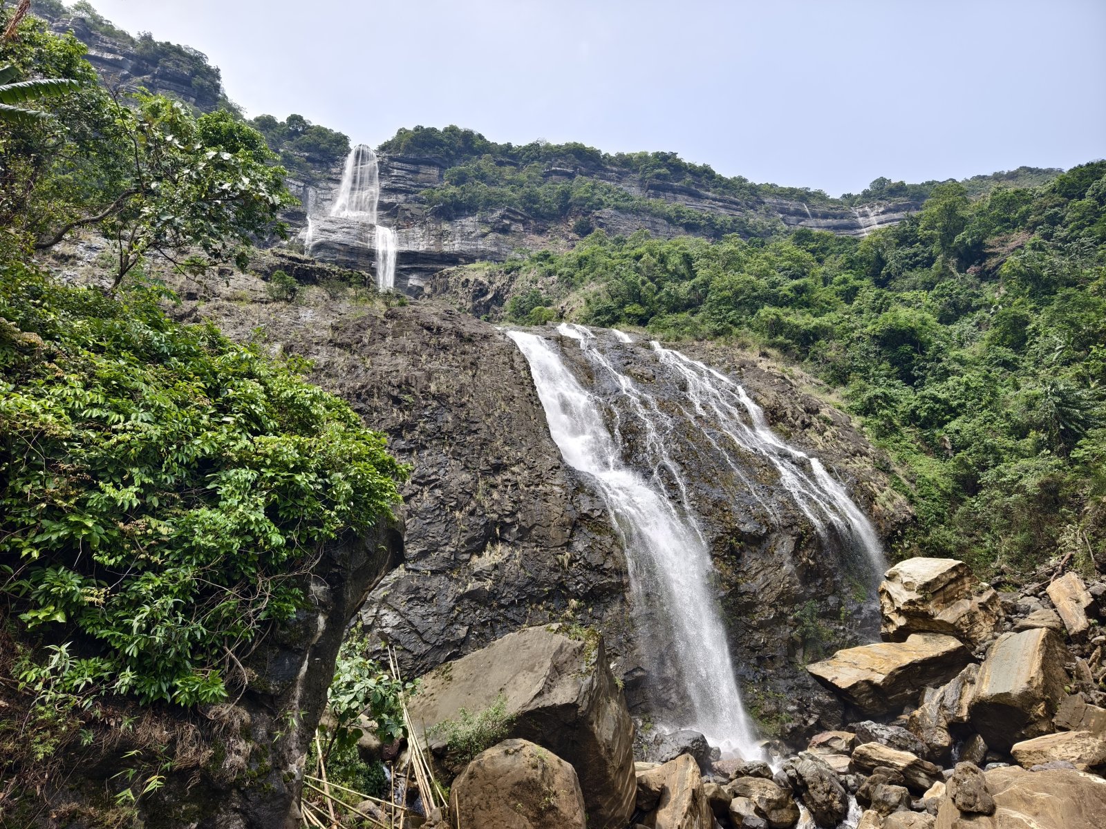 Kynrem Falls, la settima cascata più alta dell'India - Cherrapunjee | Secret World Trip Planner
