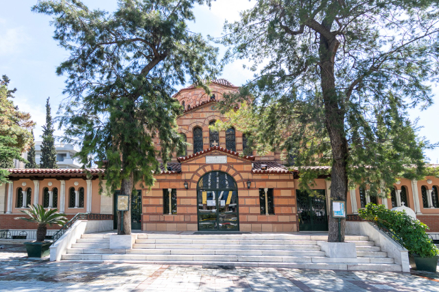 Remarcabila călătorie a lui Agios Sostis: De la Pavilionul parizian la tributul Atenei - Athina | Secret World Trip Planner
