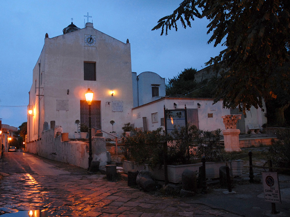 Miseno'daki San Sossio Kilisesi - Bacoli | Secret World Trip Planner