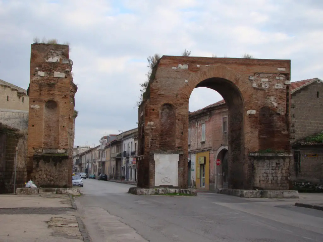 Hadrians bue - Santa Maria Capua Vetere | Secret World Trip Planner