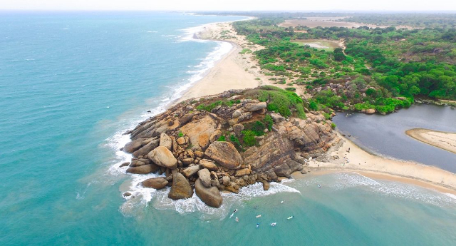 Elephant Rock-stranden - Kalkudah | Secret World Trip Planner