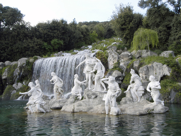 Диана болон Actaeon болон хүрхрээ нь усан оргилуур - Caserta | Secret World Trip Planner