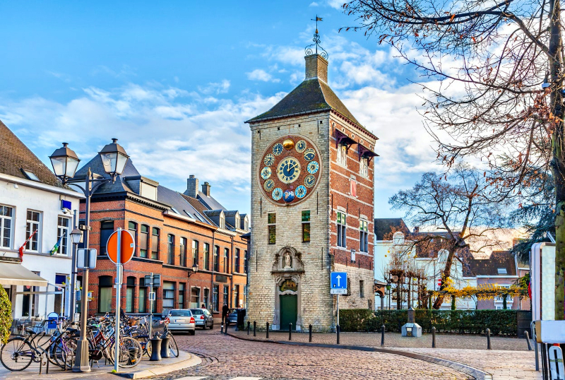Zimmer Tower: världens mest komplicerade klocka - Lier | Secret World Trip Planner