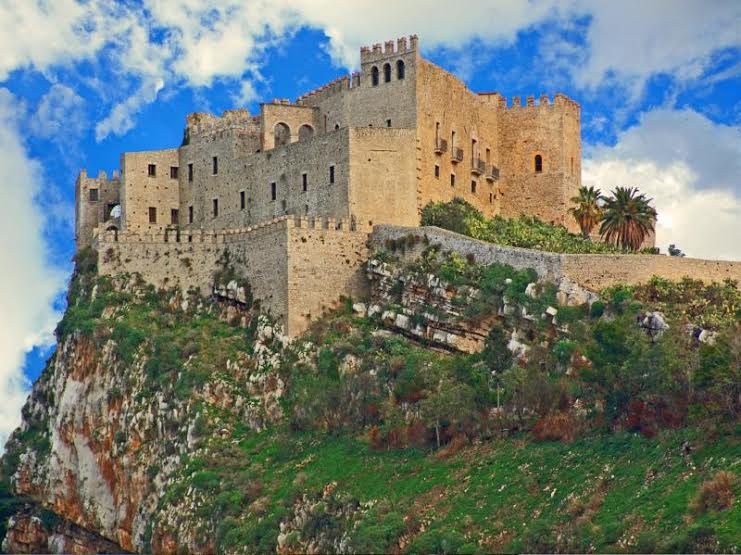 Kasteel van Caccamo - Caccamo | Secret World Trip Planner