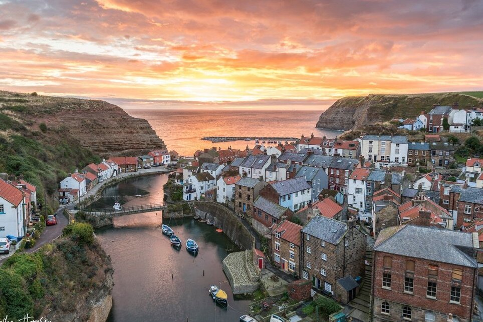 North Yorkshire | Staithes : Un grazioso villaggio di pescatori — Staithes