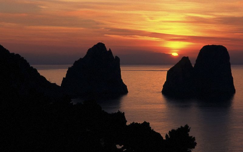 Stosy - I Faraglioni | Secret World Trip Planner