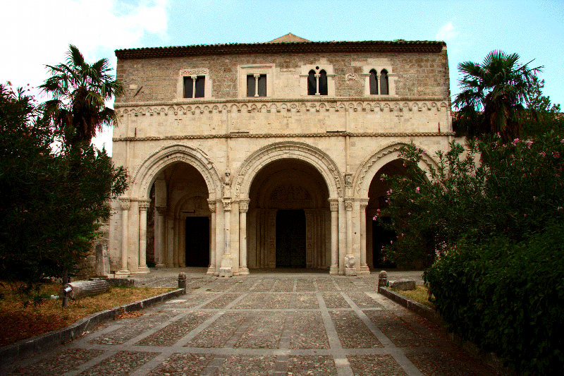 Biara San Clemente a Casauria - San Clemente | Secret World Trip Planner