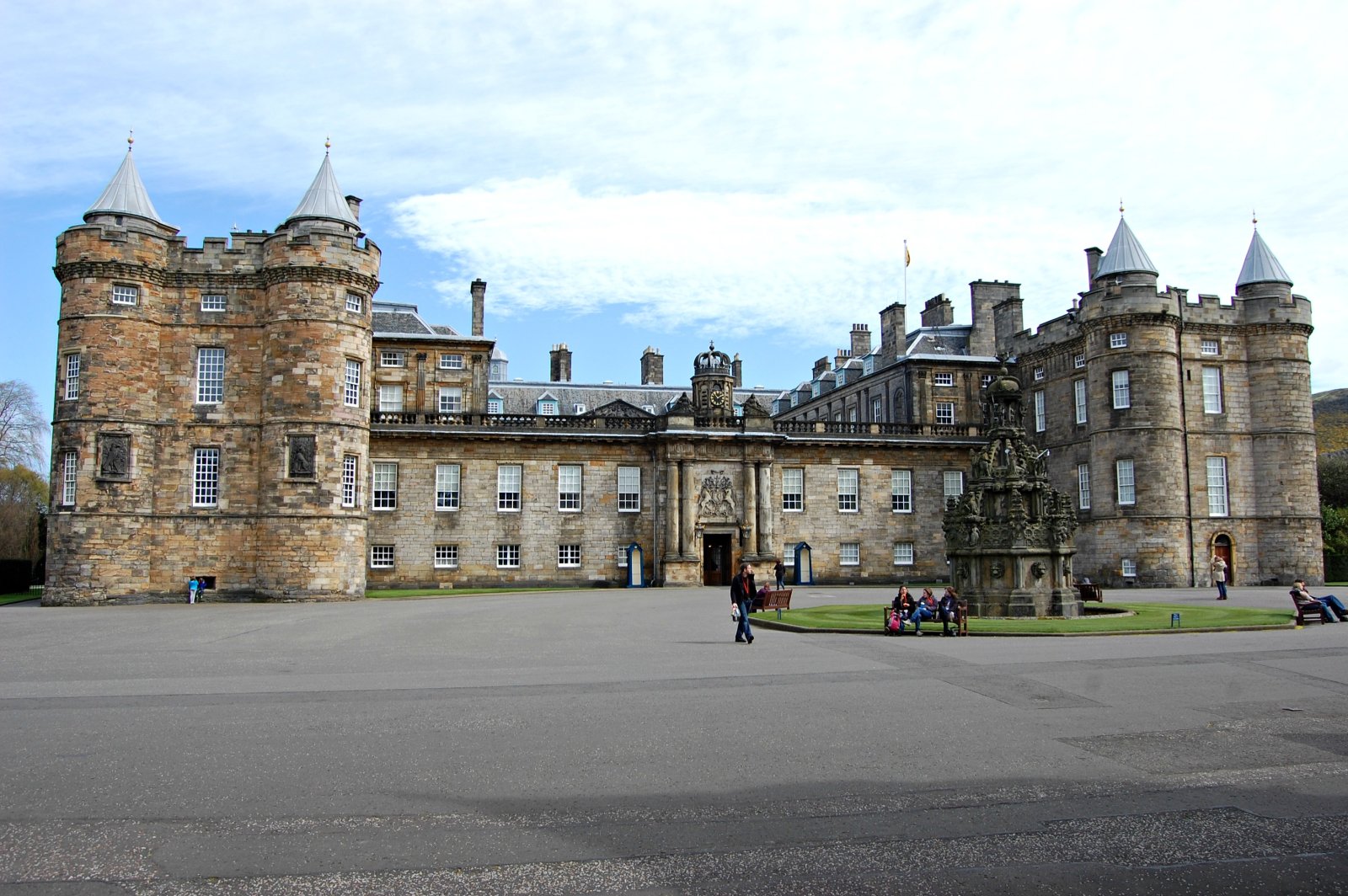 Palace of Holyroodhouse - Canongate | Secret World Trip Planner