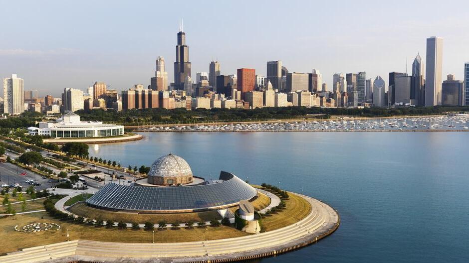Chicago - Adler Planetarium lan Lake Michigan - Chicago | Secret World Trip Planner