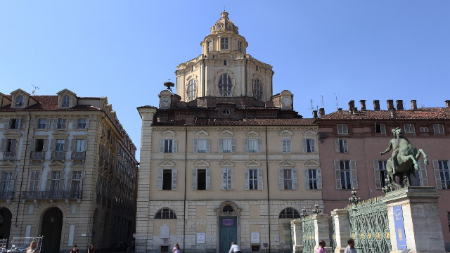 San-Lorenso qirollik cherkovi - Torino | Secret World Trip Planner