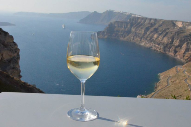 Wina z Santorini: Płynne złoto Morza Egejskiego - Santorini | Secret World Trip Planner
