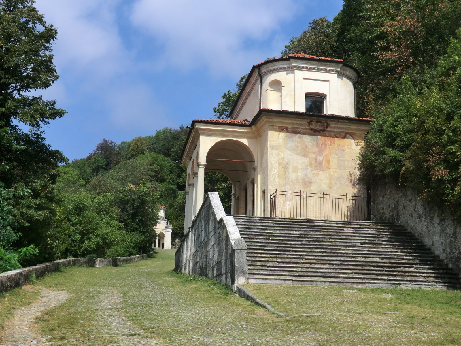 Священная гора Варезе - Varese | Secret World Trip Planner
