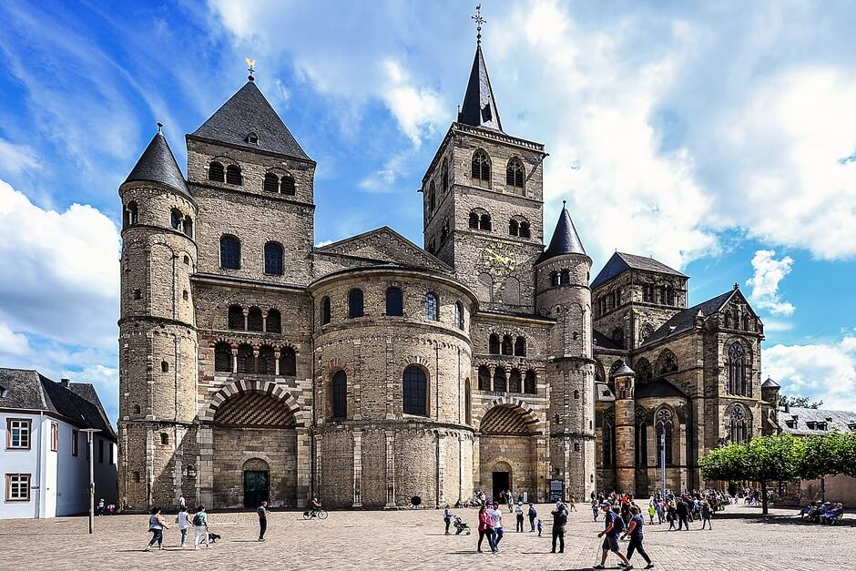 Tyskland / hög Katedralen i Saint Peter i Trier - Trier | Secret World Trip Planner