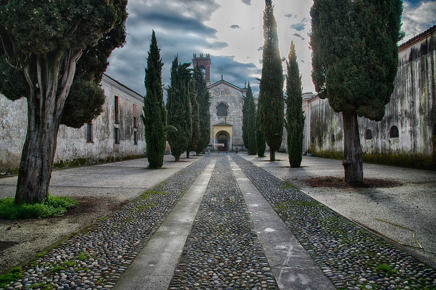 سان نکولا کے Olivetan Abbey - Rodengo-Saiano | Secret World Trip Planner