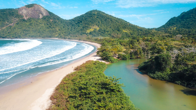 Spiaggia di Dois Rios / Ilha Grande - Dois Rios | Secret World Trip Planner