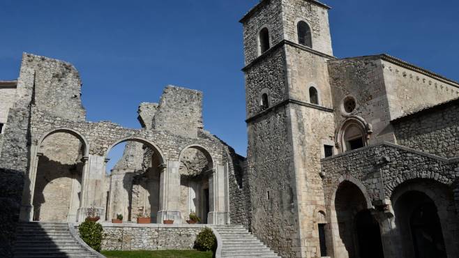 Goleto Abbey ແລະ esotericism ສີຂາວ - Goleto | Secret World Trip Planner
