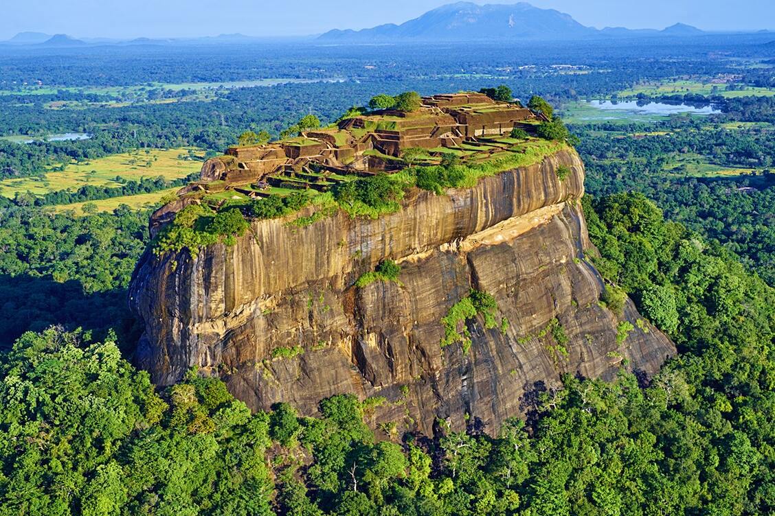 Sigiriya a valuable historical monuments in Sri Lanka — Sigiriya