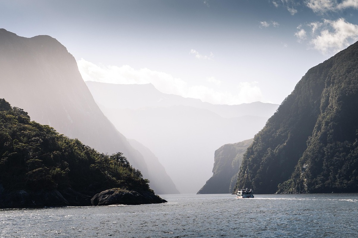 Sutherland Falls - highest waterfall in New Zealand. - Parco nazionale Fiordland | Secret World Trip Planner